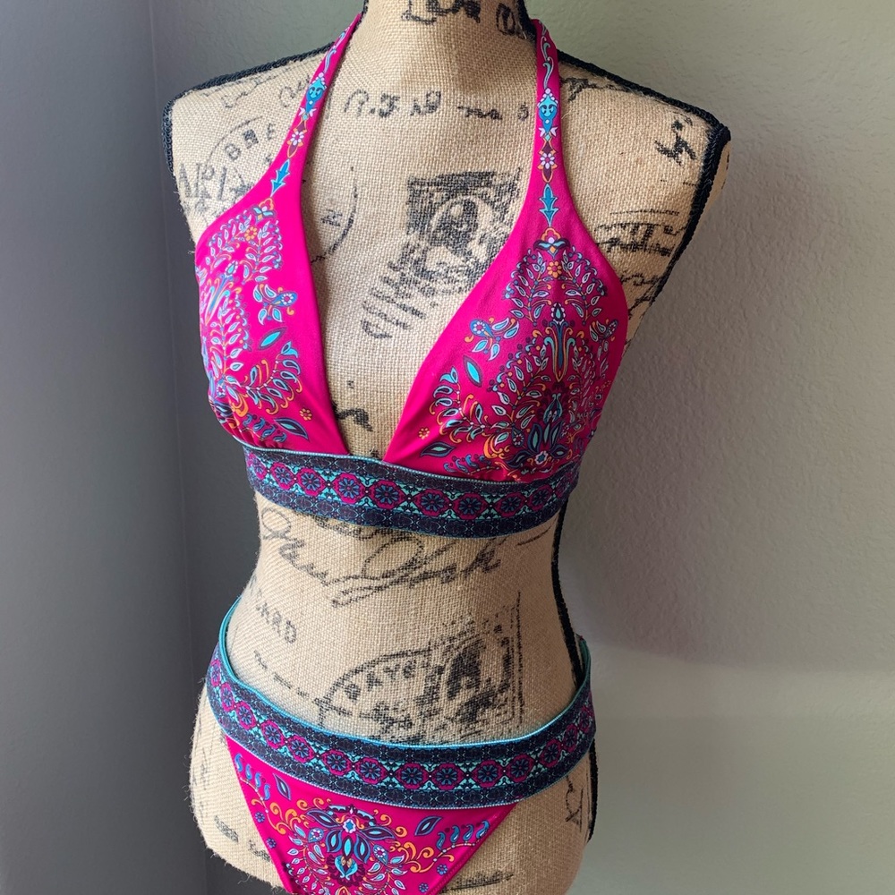 Victoria’s Secret - retro look two piece 👙